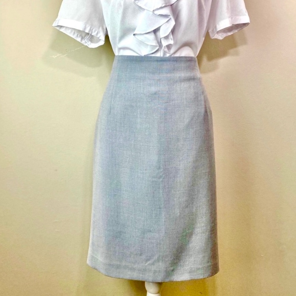 (0051) Tahari gray pencil skirt